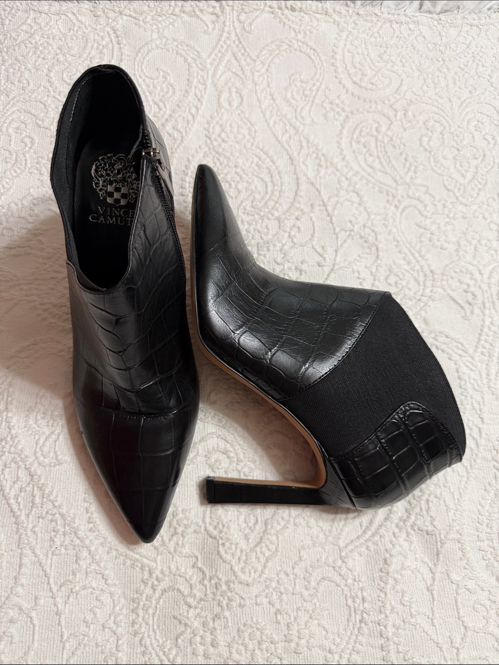 NWOT! Black Vince Camuto Boots Size 9.5M Croc-Embossed Pointed Toe Stilettos